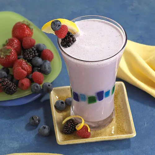 Berry smoothie with fresh berries